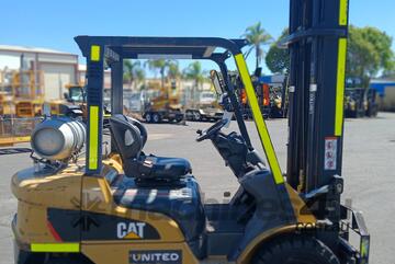   Cat 2.5T LPG Forklift