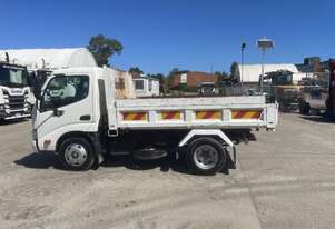Hino   300 Tipper - Low Klms