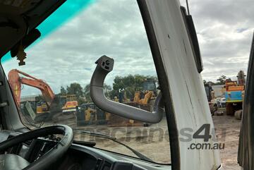 Isuzu 2013   NPS300 Table Top