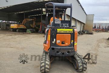 2022 HITACHI ZX33U-5 3.4T EXCAVATOR (M939) WITH HITCH, BUCKETS, CIVIL SPEC AND LOW 930 HOURS