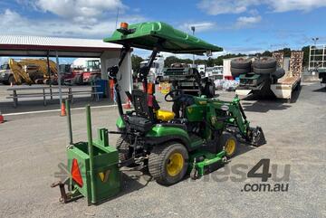 John Deere 2020   1025R Tractor