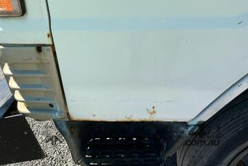 Daihatsu 1997   Delta LT Tipper