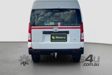 2021 4x4 Converted Toyota Hiace 12 Seat Commuter Bus