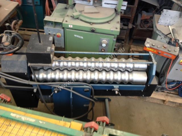 caption GLK - Powered Corrugated Curving Rolls