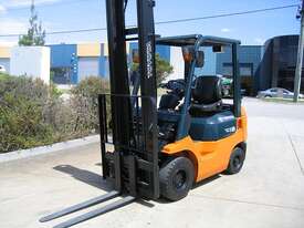 Toyota 1.8t LPG forklift in EXCELLENT condition - picture0' - Click to enlarge