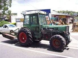 275V vinyard tractor , front 3PL and PTO ,  - picture0' - Click to enlarge