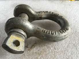 Bow D Shackle 4.7 ton 19mm Rigging Equipment - picture1' - Click to enlarge