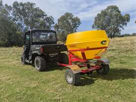 FARMTECH ITS-700P SINGLE DISC ATV SPREADER (700L) - picture0' - Click to enlarge