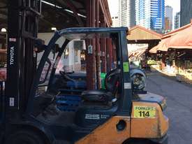 2.5 tonnes Toyota Forklift 32-8fg25 - picture0' - Click to enlarge