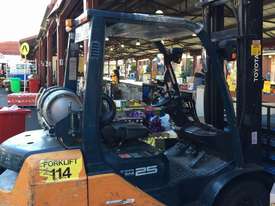 2.5 tonnes Toyota Forklift 32-8fg25 - picture2' - Click to enlarge