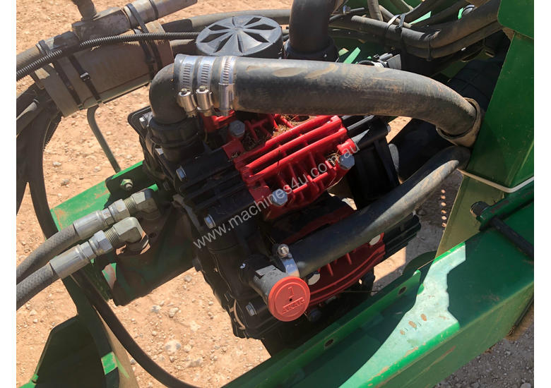 caption Goldacres Advance 6000 Boom Spray Sprayer