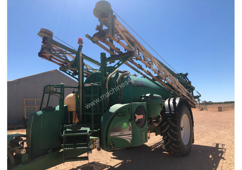 caption Goldacres Advance 6000 Boom Spray Sprayer