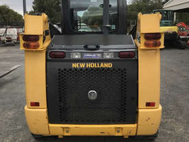 New Holland C227 Skid Steer Loader - picture2' - Click to enlarge