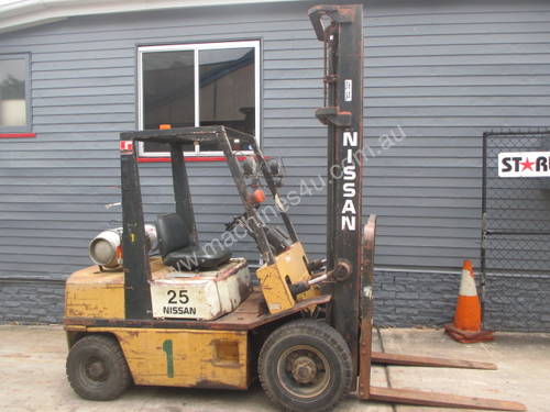 Nissan 2.5 ton, LPG Cheap Used Forklift
