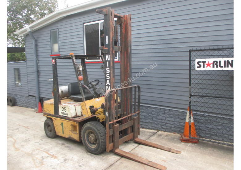caption Nissan 2.5 ton, LPG Cheap Used Forklift