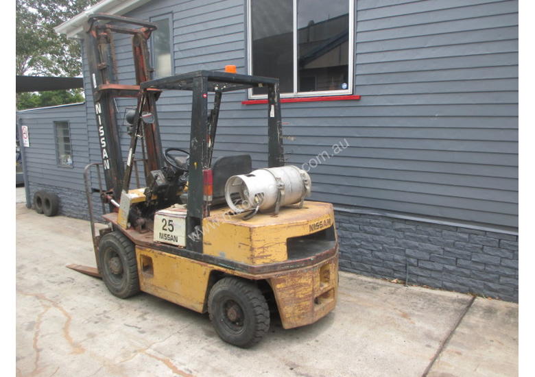 caption Nissan 2.5 ton, LPG Cheap Used Forklift