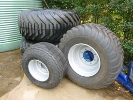 400/60-15.5 flotation tyre and rim assembly - picture2' - Click to enlarge