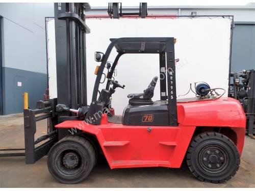 Used Forklift: R70L Genuine Preowned Linde 7t