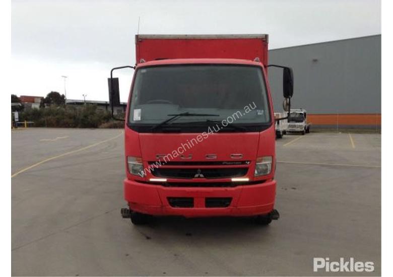 caption 2009 Mitsubishi Fuso Fighter 14 FN63
