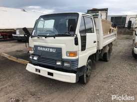 1995 Daihatsu Delta - picture2' - Click to enlarge