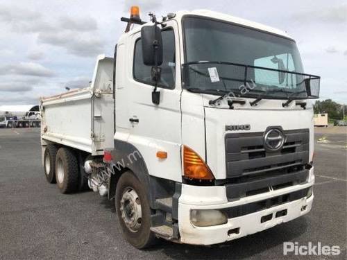 2005 Hino FS1E