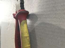 Stanley VDE Combination Pliers 84-001 IEC 60900 1000V - picture2' - Click to enlarge