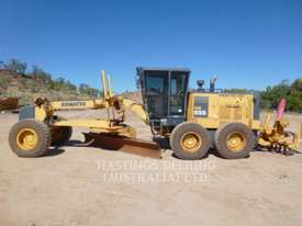 KOMATSU GD 655-3 Motor Graders - picture2' - Click to enlarge