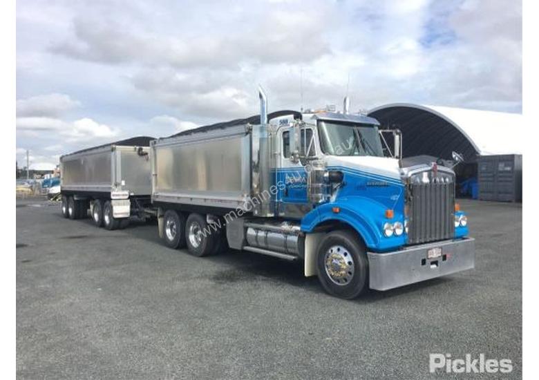 caption 2017 Kenworth T409SAR