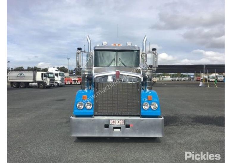 caption 2017 Kenworth T409SAR