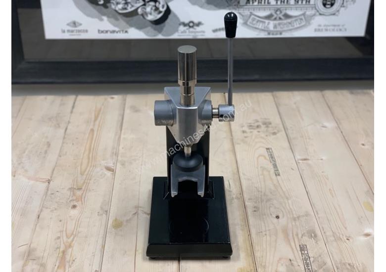 Used MECHANICAL MECHANICAL STAINLESS AND BLACK TAMPER COFFEE TAMPER DEVICE Coffee Equipment in