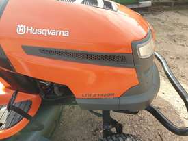 Husqvarna LTH2142DR Lawn Tractor - picture0' - Click to enlarge