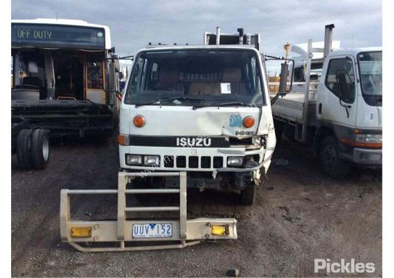 caption 1987 Isuzu NKR57L