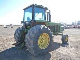 JOHN DEERE 4640 2WD Tractor - picture1' - Click to enlarge