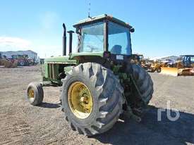JOHN DEERE 4640 2WD Tractor - picture2' - Click to enlarge