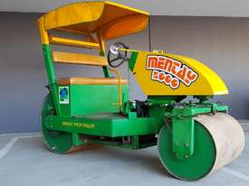 Mentay 2000 Cricket Pitch Roller - picture0' - Click to enlarge