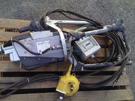 Tecna Suspended Spot welder - picture0' - Click to enlarge