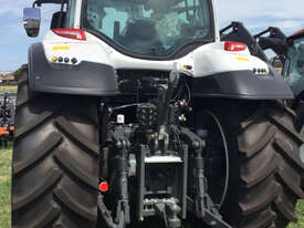 Valtra  T144H FWA/4WD Tractor - picture0' - Click to enlarge