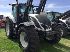 Valtra  T144H FWA/4WD Tractor - picture2' - Click to enlarge