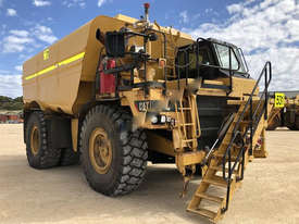 Caterpillar 775D Water Truck - picture1' - Click to enlarge