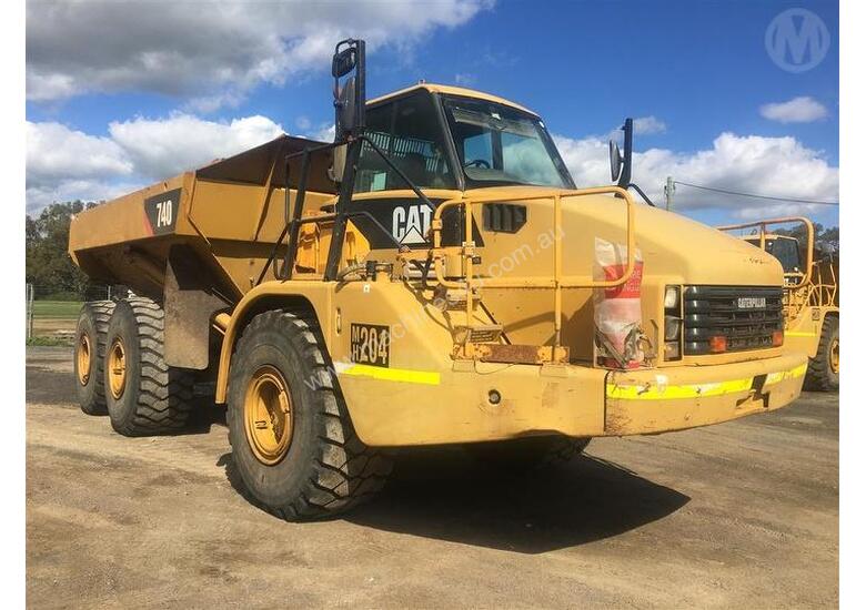 caption Caterpillar 740