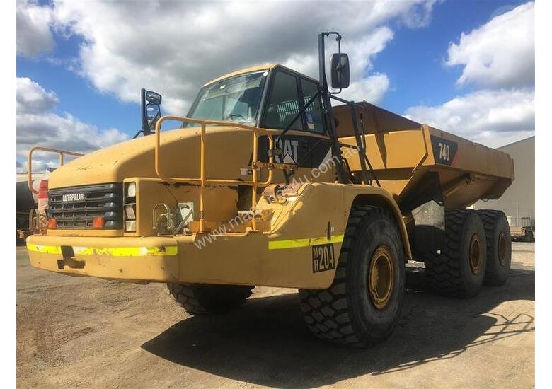 caption Caterpillar 740