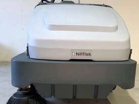Nilfisk SR1601 Battery ride on sweeper - picture1' - Click to enlarge