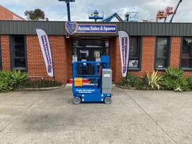 USED 2009 GENIE GRC12 VERTICAL MAST LIFT - picture0' - Click to enlarge