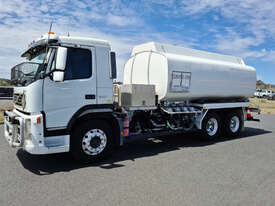 Volvo FM340 Fuel/Lube Tanker Truck - picture0' - Click to enlarge