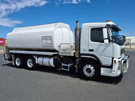Volvo FM340 Fuel/Lube Tanker Truck - picture2' - Click to enlarge