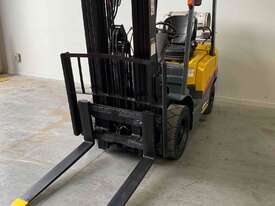 Tcm 2.5 Lpg Container mast forklift - picture1' - Click to enlarge