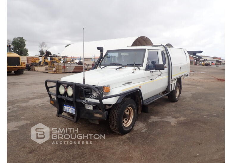 Buy Used 1997 TOYOTA LANDCRUISER HZJ75RP 4X4 EXTRA CAB TRADESMAN UTE ...