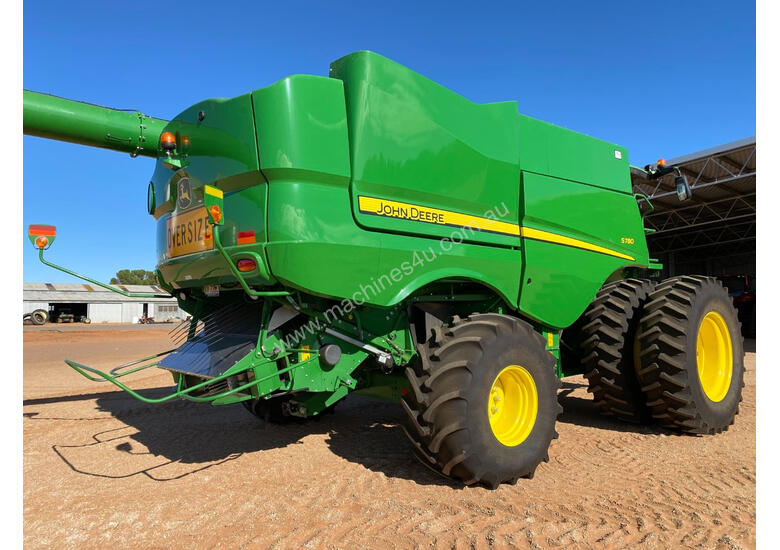 caption John Deere S780 Header(Combine) Harvester/Header