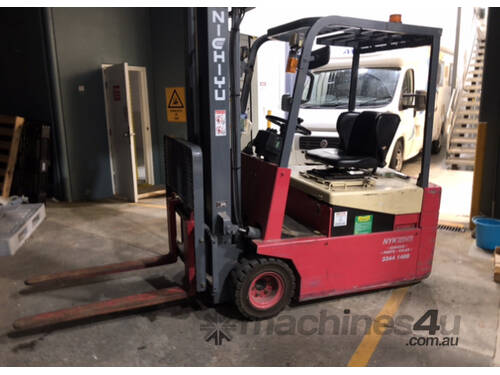 Three Wheel Electric Forklift For Sale!