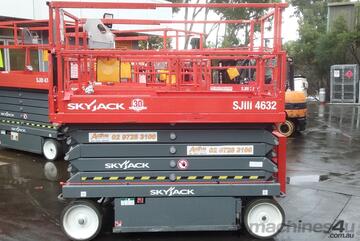ACTIVE FORKLIFTS - 2 person scissor lift Skyjack SJ4632 for sale 9.7m platform height 2015 model low